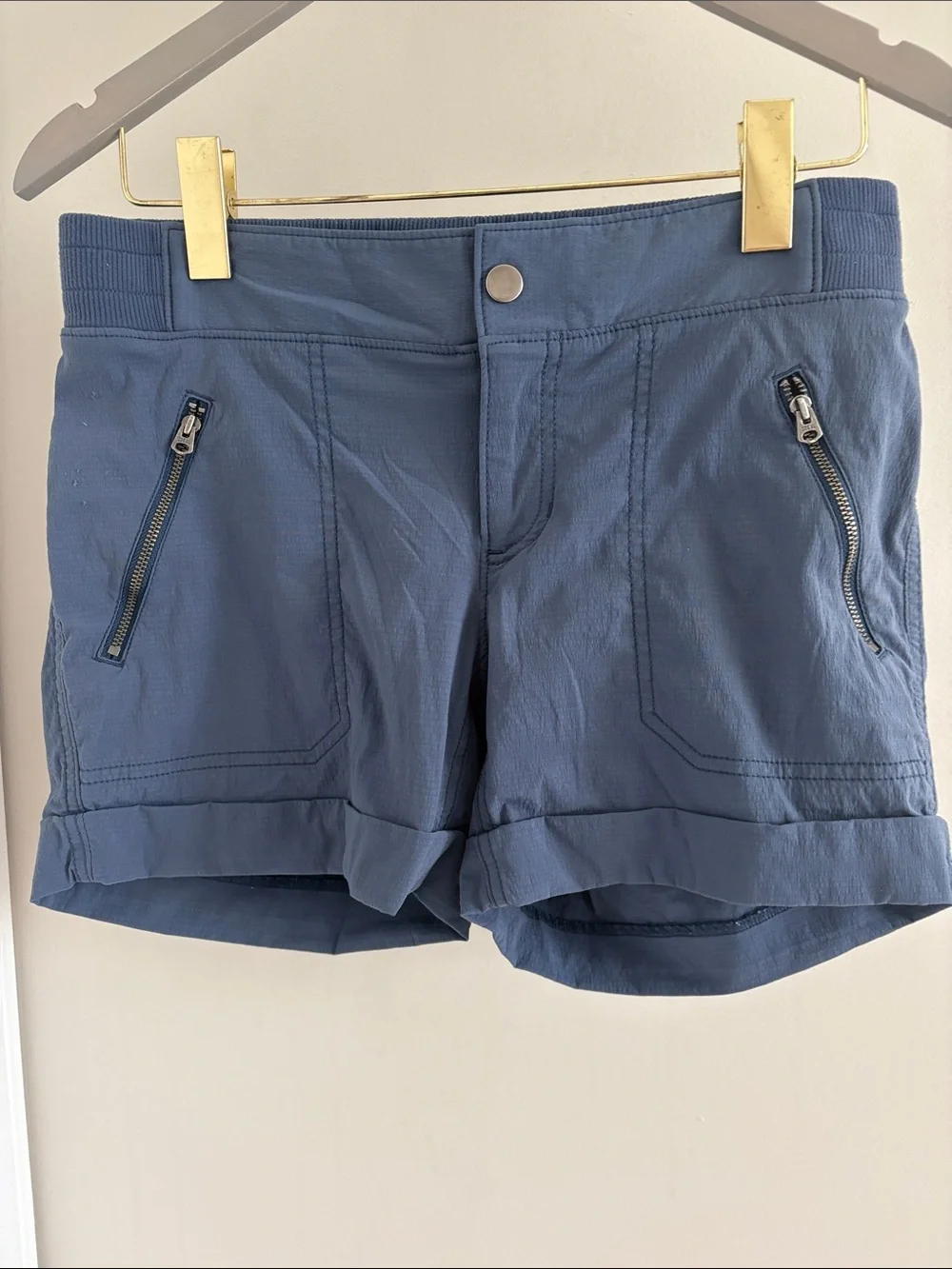 Athleta Trekkie Shortie Women's Shorts Size 8 - Blue